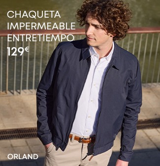 Hombre con blouson impermeable de entretiempo