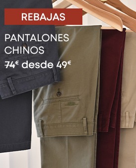 Chinos para hombre en varios colores colgados en perchas