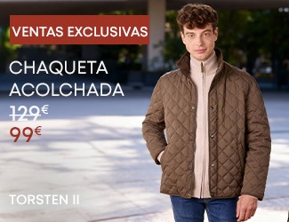 Hombre con cazadora de cuero con cuello de borreguillo en promoción.