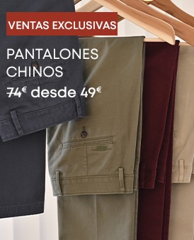 Chinos para hombre en varios colores colgados en perchas