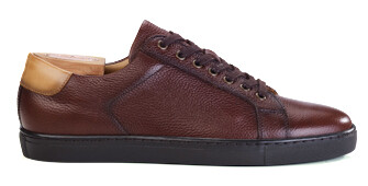 Sneaker hombre en cuero graneado chocolate patinado a mano - INGLEWOOD
