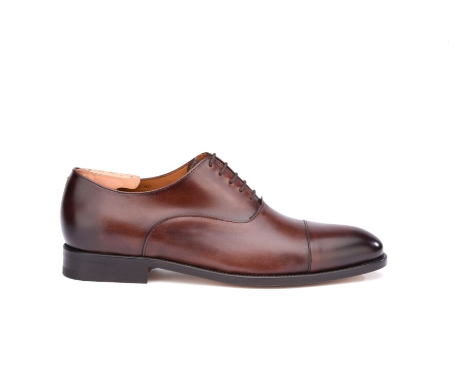 Zapato Oxford para hombre Chocolate Patinado con suela de cuero - WINFORD