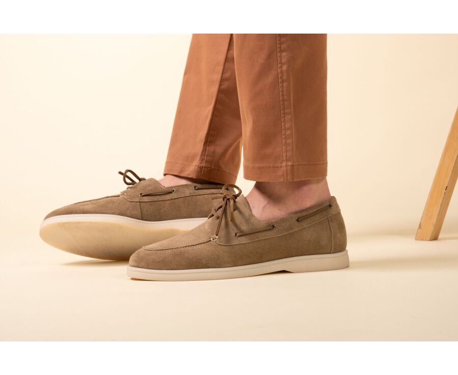 Zapatos náuticos de ante beige oscuro - MOCKINYA