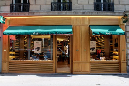 Tienda Bexley Paris Saint Germain vitrina