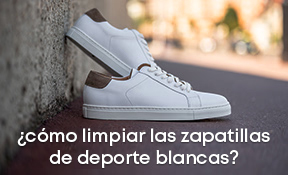 desatar zapatos blancos
