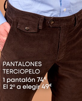 Hombre con un pantalón de vestir gris antracita y zapatos de cuero marrón
