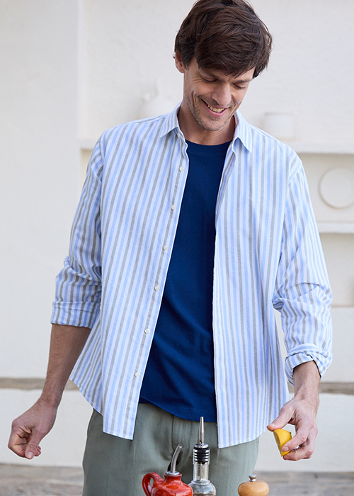 Camisa ajustada corta a rayas