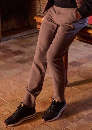 Men's chocolate herringbone chino trousers - JORDEN II