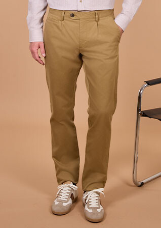 Men's dark camel pleated twill chino trousers - KAYNAN