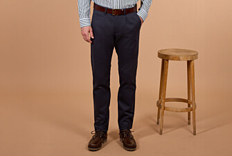 Men's navy pleated cotton twill chino trousers - KAYNAN