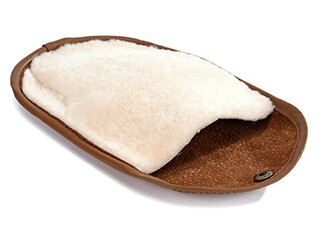 Shoe polishing mitt
