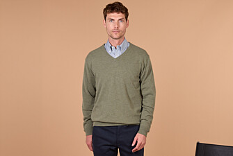 Men's eucalyptus mélange V-neck lambswool jumper - ELIAN