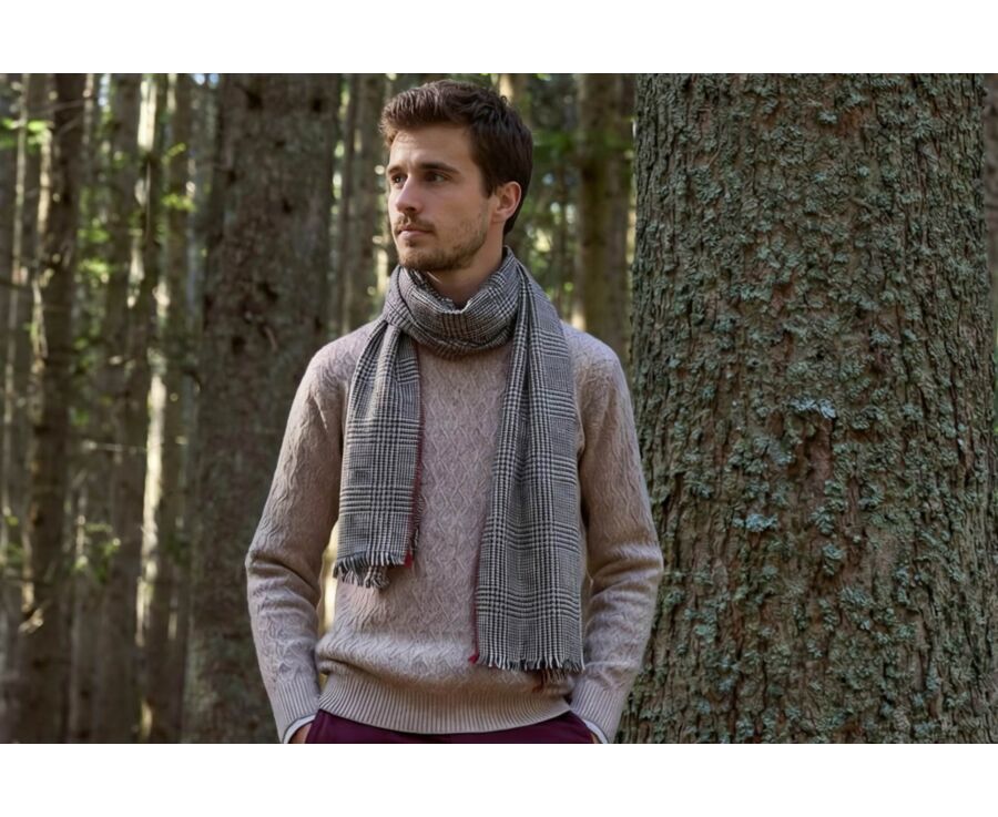 Men’s Wool Scarf – Grey and Red Checks