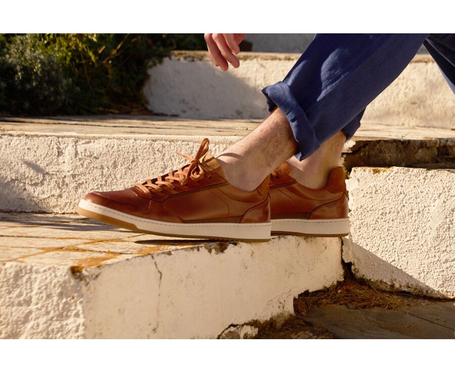 Patinated chestnut Men's Trainers - KOLORA
