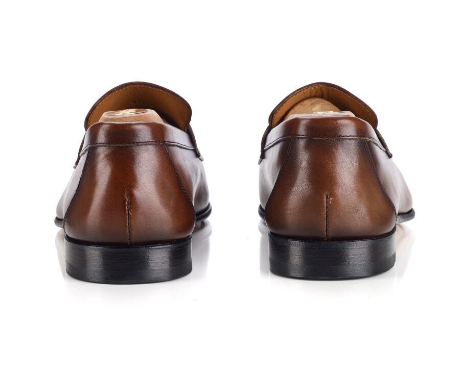 Men’s cognac patinated leather loafers - FINERO