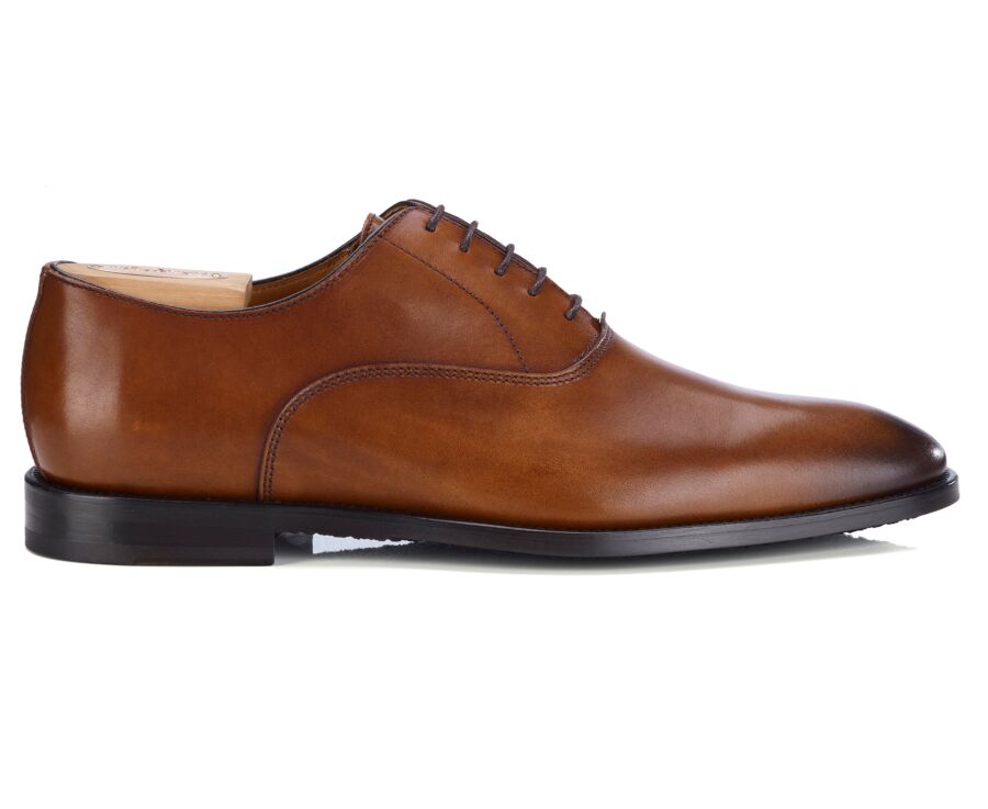 Men’s gold patinated Oxford shoes, sleek silhouette - DUKESTOWN