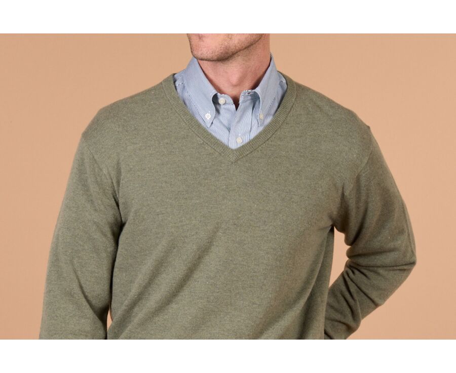 Men's eucalyptus mélange V-neck lambswool jumper - ELIAN