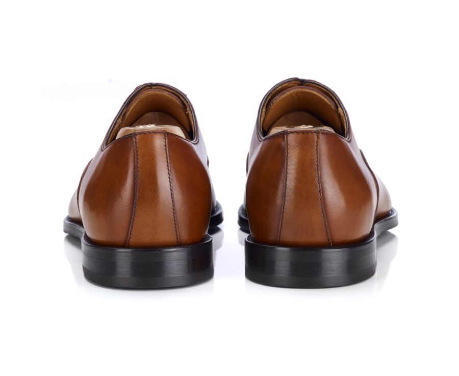 Men’s gold patinated Oxford shoes, sleek silhouette - DUKESTOWN