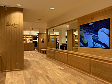 Bexley welcome area with wall mirror