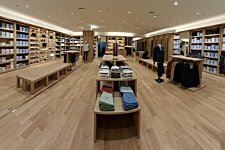 Bexley Belle Épine shop floor with men's shoes and polos