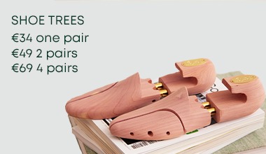 Cedar shoe trees for men's shoes