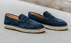 Casual white and two-tone shoes for a modern style