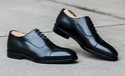 Men's black dress shoes