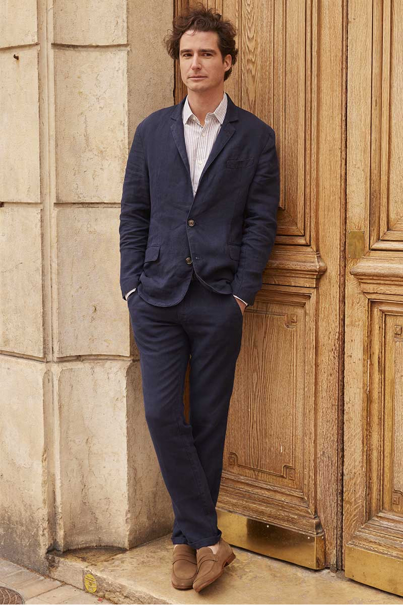 Navy linen suit for a wedding