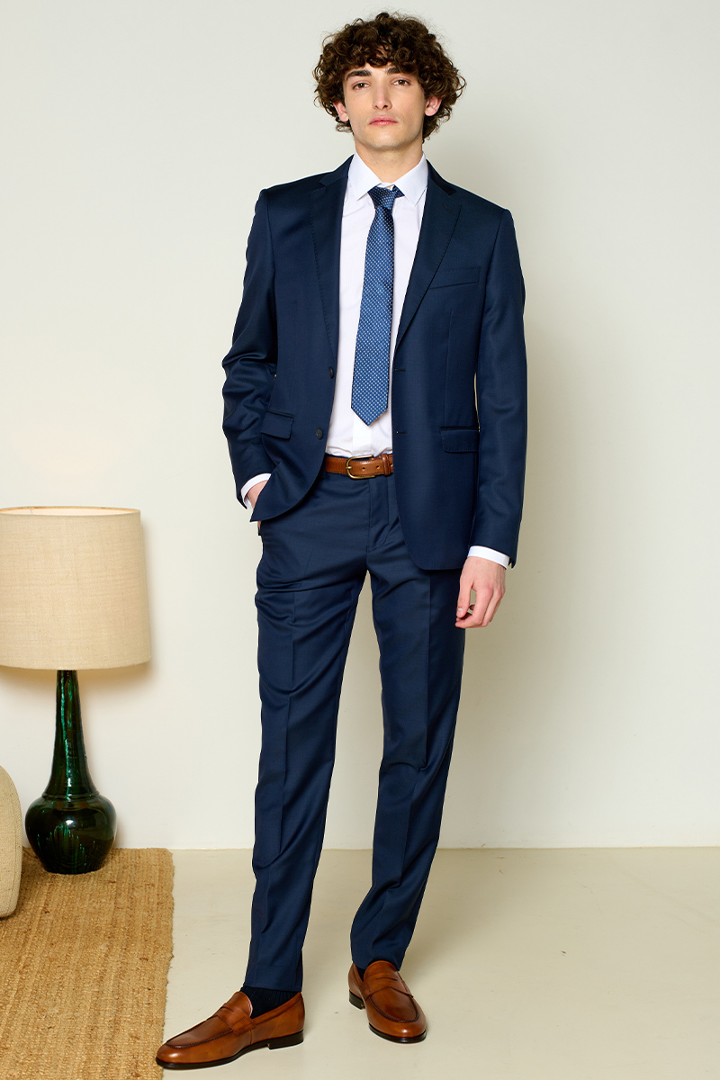 Lazare Suit in vibrant and modern Prussian Blue.