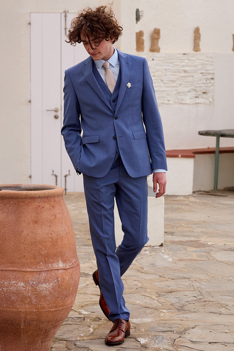Three-piece wedding suit, slim fit and premium fabric
