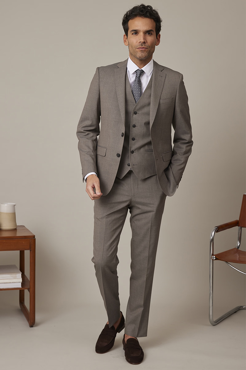 Three-piece ceremony suit in taupe, natural elegance.