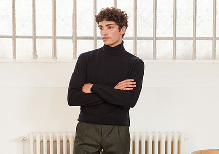Knitted wool pullovers