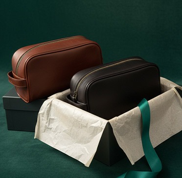 Men's leather toiletry bag