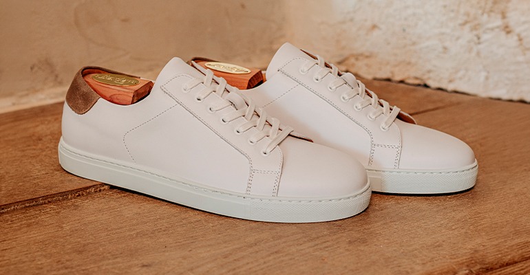 White leather sneakers with brown suede details