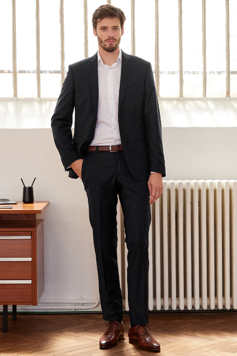 Lazare Black Suit, sophisticated look
